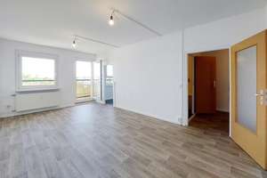 Weitblick genießen in Ihrer neuen 3-Zimmer-Wohnung mit Balkon! – 1169 Gorbitz-Ost, Dresden – Vorschaubild 1