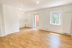 Erstbezug: neu sanierte 3 Zimmer-Wohnung mit Balkon