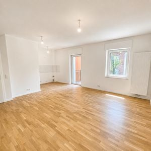 Erstbezug: neu sanierte 3 Zimmer-Wohnung mit Balkon
