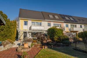 ***Heike Borchers Immobilien***Gemütliches Reiheneckhaus mit Süd-Garten bietet viel Freiheit*** – Die vollständige Adresse der Immobilie erhältst du vom Anbieter., 82024 Taufkirchen – Vorschaubild 1