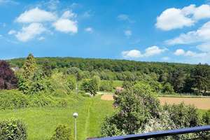 Stuttgart-Hoffeld: Unverbaubarer Blick ins Ramsbachtal - 1 FH mit Einliegerwohnung, Garten & Garage