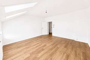 Charmante 4-Zimmer Dachgeschosswohnung am beliebten Frankenplatz in Düsseldorf Derendorf – Die vollständige Adresse der Immobilie erhältst du vom Anbieter., 40476 Derendorf, Düsseldorf – Vorschaubild 3