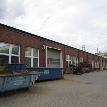 ca. 805 m² Hallenfläche inhkl. Meisterbüro