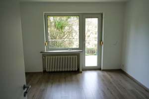 gepflegtes Mehrfamilienhaus mit 8 Wohneinheiten und 7 Garagen, vollvermietet in Sackgasse – Die vollständige Adresse der Immobilie erhältst du vom Anbieter., 42289 Heckinghausen, Wuppertal – Vorschaubild 11