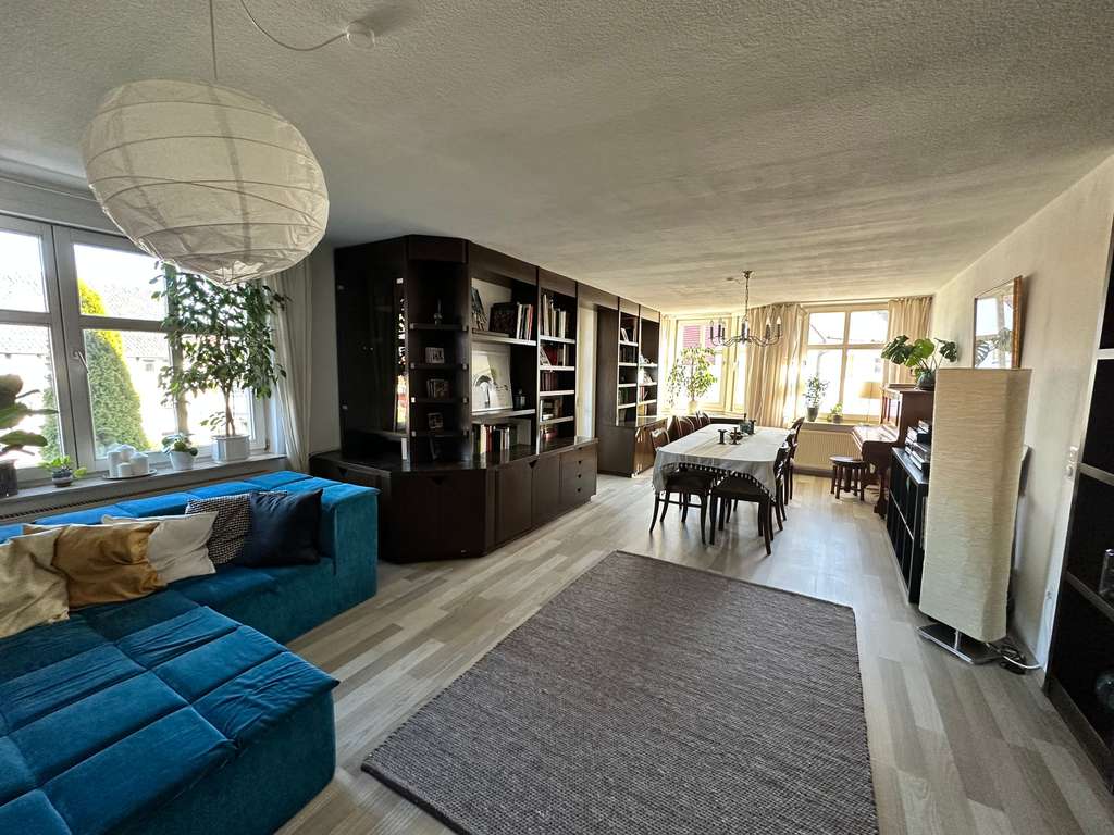 Immobilie in Waldkappel - Charmantes Zweifamilienhaus mit großem Grundstück, Nebengebäuden & modernisiertem Innenbereich - Bild 3