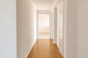 Erstbezug nach Modernisierung – Dachgeschosswohnung mit Küche |Parkett | Balkon | Badewanne | Dusche – Die vollständige Adresse der Immobilie erhältst du vom Anbieter., 39106 Alte Neustadt, Magdeburg – Vorschaubild 4