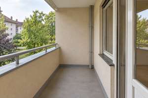 Renovierungsobjekt für große Familie/Kapitalanleger - 4/5-Zimmer-Erdgeschosswohnung Nieder-Eschbach