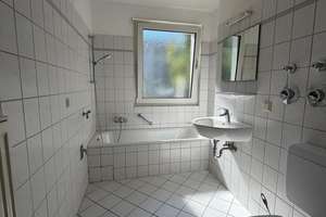 **2-ZKB mit Süd-Ost Balkon u. Badewanne** – Die vollständige Adresse der Immobilie erhältst du vom Anbieter., 65199 Biebrich, Wiesbaden – Vorschaubild 4