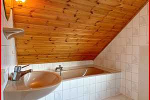 Jeder bekommt sein eigenes Zimmer...
Raumvielfalt in ausgezeichneter Wohnlage
- im Bieterverfahren – Schleswig-Flensburg (Kreis) – Vorschaubild 15