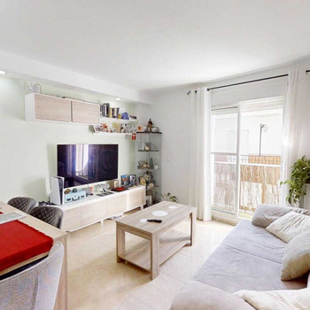 Fast neue Wohnung mit Garage im Zentrum von Alhaurín de la Torre, bezugsfertig.