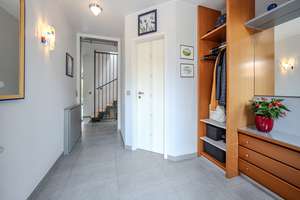 Ihr Zuhause in Hüls – stilvoll modernisiert, gepflegt und sofort bezugsbereit mit PV und Wallbox – Die vollständige Adresse der Immobilie erhältst du vom Anbieter., 47839 Hüls, Krefeld – Vorschaubild 4