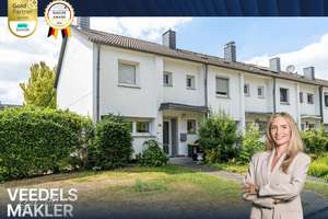 Modernes Reihenendhaus mit sonnigem Garten