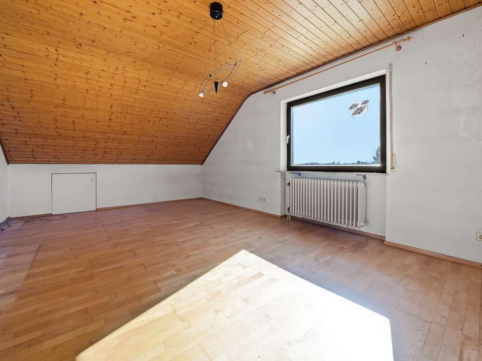 Schlafzimmer (DG)
