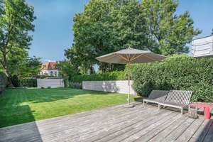 Zeitloses Design trifft elegante Architektur. Stadthaus auf weitläufigem Südgrundstück. – Die vollständige Adresse der Immobilie erhältst du vom Anbieter., 81925 Herzogpark, München – Vorschaubild 2