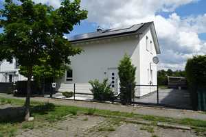 Modernes Einfamilienhaus mit pflegeleichten Garten zum Wohlfühlen – Carl-Friedrich-Benz-Str. 2, 14656 Havelland (Kreis) – Vorschaubild 1
