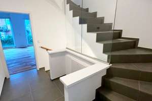 A+ Designerhaus - Einzug im Sommer !! Haus mit 6 Zimmern - Dachterrasse, Garten – Die vollständige Adresse der Immobilie erhältst du vom Anbieter., 65232 Taunusstein – Vorschaubild 3