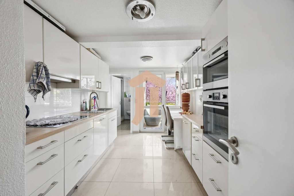 Immobilie in Ellhofen - 3 Mehrfamilienhaus mit Potential in Ellhofen sucht neuen Eigentümer - Bild 1