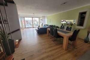 Mädels-WG-Zimmer in Reihenhaus mit Terrasse und schönem Garten zur Mitbenutzung – Heerstraße 63, 65205 Nordenstadt, Wiesbaden – Vorschaubild 4