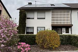 Schönes Einfamilienhaus mit PV Anlage und Doppelgarage  in toller Lage  - provisionsfrei! – Die vollständige Adresse der Immobilie erhältst du vom Anbieter., 66806 Ensdorf – Vorschaubild 1