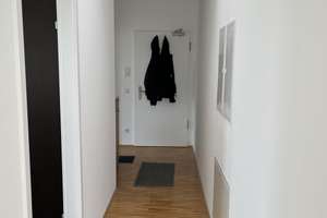 Sonnige  2-Zimmer-Dachgeschosswohnung in München-Trudering – Die vollständige Adresse der Immobilie erhältst du vom Anbieter., 81825 Gartenstadt Trudering, München – Vorschaubild 3