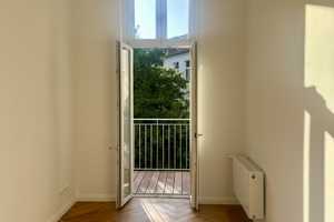 SCHMUCKSTÜCK- Sonnige, Neusanierte 3 Zi.-Traumaltbauwohnung mit Aufzug, Parkett und Balkon! – Trautenaustrasse 8, 10717 Berlin – Vorschaubild 4