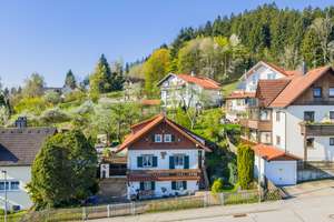 Liebhaberobjekt in Peiting: Charmantes Einfamilienhaus mit Weitblick in ruhiger Lage – Die vollständige Adresse der Immobilie erhältst du vom Anbieter., 86971 Peiting – Vorschaubild 1