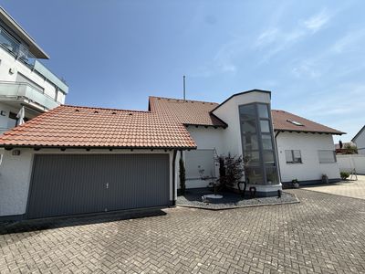 Schöne 3,5-Zi.-Wohnung mit EBK, Loggia, Garage und Stellplatz in NU-Burlafingen