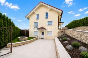 Wohnen wie in Beverly Hills – exklusive Panoramavilla in Ulm-Lindenhöhe – Die vollständige Adresse der Immobilie erhältst du vom Anbieter., 89081 Weststadt, Ulm – Vorschaubild 12