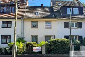 Dornröschenhaus mit Ausbaupotenzial in Düsseldorf-Benrath, nähe Schlosspark – Die vollständige Adresse der Immobilie erhältst du vom Anbieter., 40593 Benrath, Düsseldorf – Vorschaubild 1