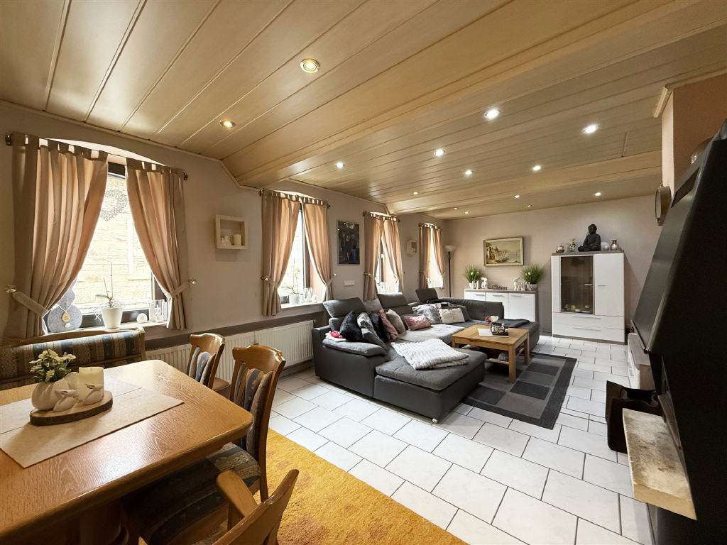 Immobilie in Pfaffen-Schwabenheim - Top Einfamilienhaus mit 2 Terrassen und schönem Garten  - Bild 1