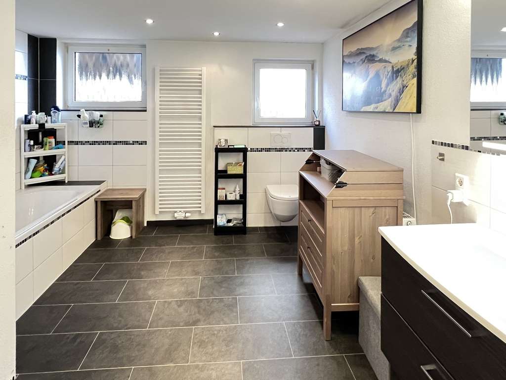 Immobilie in Mittelbiberach - Geräumiges, modernisiertes Reiheneckhaus in schöner Lage von Mittelbiberach - Bild 4