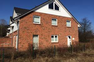 Sonnige und neuwertige 4-Zimmer-Doppelhaushälfte mit 2 Carports – Hans Koch Ring 28, 21493 Schwarzenbek – Vorschaubild 3