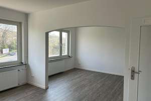 Bismarckstr. 90, Helle, renovierte 3-Zimmer Wohnung mit Dachterrasse und Balkon in Remscheid – Bismarckstraße 90, 42859 Zentralpunkt, Remscheid – Vorschaubild 9