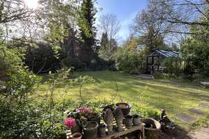 Parkartiger Garten umrahmt liebevoll gestaltetes Zuhause – Die vollständige Adresse der Immobilie erhältst du vom Anbieter., 22397 Lemsahl-Mellingstedt, Hamburg – Vorschaubild 5