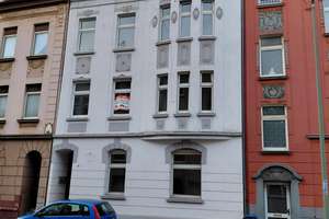 ORTS***4-Fam.-Haus - Sanierung erforderlich