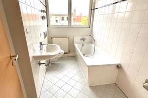 Provisionsfrei - Helle Dachgeschosswohnung | Light-flooded attic apartment – Ebertystraße 42, 10249 Friedrichshain, Berlin – Vorschaubild 15