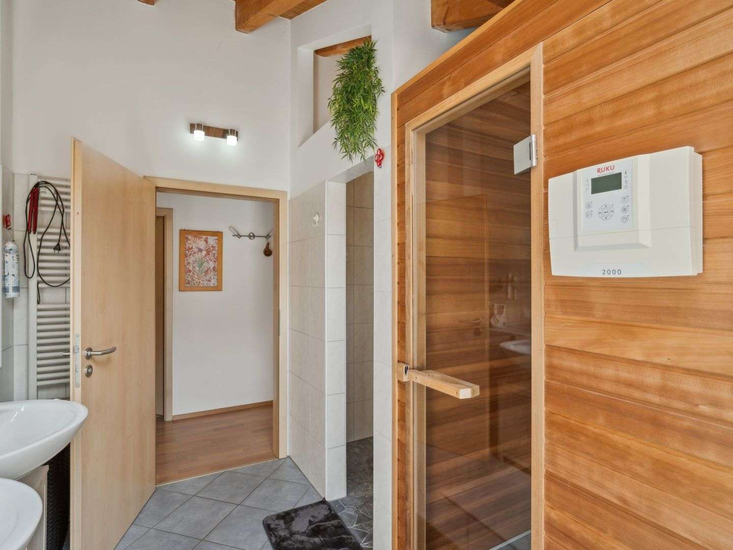 Immobilie in Oberau - Oberau: Großes, aufteilbares Baugrundstück mit modernem Einfamilienhaus  - Bild 4