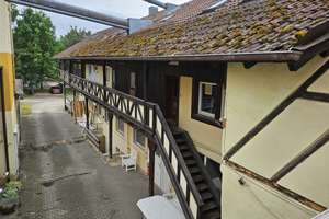 Großzügiges Mehrfamilienanwesen mit ehemaliger Gewerbefläche und Garage – Die vollständige Adresse der Immobilie erhältst du vom Anbieter., 96178 Pommersfelden – Vorschaubild 2