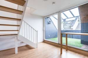 NEW *PAUL & PARTNER* GEMÜTLICHE MAISONETTE-EINHEIT MIT BALKON IN TOP LAGE ! – Die vollständige Adresse der Immobilie erhältst du vom Anbieter., 65183 Mitte, Wiesbaden – Vorschaubild 2