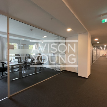 Hochwertig ausgestattete Büroflächen am Knotenpunkt Barbarossaplatz