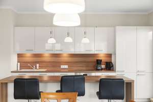 REPRÄSENTATIVE 5-ZIMMER-WOHNUNG IN MITTE
IM MEDITERRANEN FLAIR
MIT ALLEM, WAS DAZU GEHÖRT – Die vollständige Adresse der Immobilie erhältst du vom Anbieter., 10179 Mitte (Ortsteil), Berlin – Vorschaubild 7