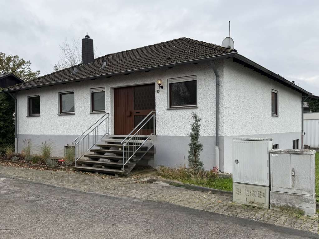 Immobilie in Bruchmühlbach-Miesau - Modernisierter Bungalow mit Garage in sonniger Lage von Bruchmühlbach - Bild 0