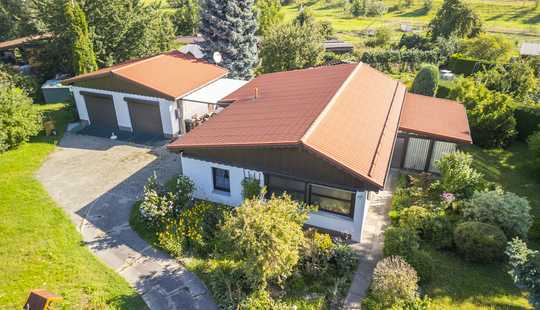 Bild von Traumhafter Wohnbungalow mit Doppelgarage und Sauna am Haselbacher See