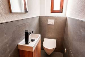 Elegante 4-Zimmer-Dachgeschosswohnung mit Charme – Lichtdurchflutet in Esslingen – Die vollständige Adresse der Immobilie erhältst du vom Anbieter., 73728 Innenstadt, Esslingen am Neckar – Vorschaubild 29
