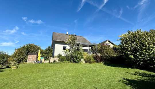 Bild von Freistehendes Energiesparhaus mit großem Garten in ruhiger naturnaher Wohnlage