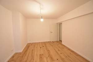 OBK - Terrasse mit Blick ins Grüne! Sanierte 2-Zi-Whg im Souterrain  – Schorlemerstraße 2, 40549 Oberkassel, Düsseldorf – Vorschaubild 6
