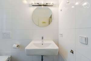Bezugsfreie Single-Wohnung mit Innenhofblick im Simon-Dach-Viertel – Dirschauer Straße 3, 10245 Friedrichshain, Berlin – Vorschaubild 14