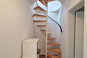 Einziehen & wohlfühlen: Stilvoll möblierte Maisonette-Wohnung mit 2x Balkonen, EBK & Einzelgarage – Die vollständige Adresse der Immobilie erhältst du vom Anbieter., 70619 Sillenbuch (Ortsteil), Stuttgart – Vorschaubild 8