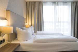 Studio mit Doppelbett in bester Lage – Kurfürsten-Anlage 49, 69115 Weststadt, Heidelberg – Vorschaubild 18