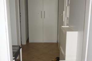 Möblierte 1-Zimmer-Wohnung mit Balkon und separater EBK in Schwabing – Erich-Kästner-Strasse 14, 80796 Neuschwabing, München – Vorschaubild 3